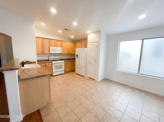 5537 W Acacia Blossom Place, Marana, AZ 85658