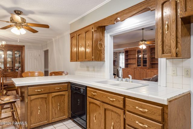 112 Saint Bernadette Drive, Lafayette, LA 70507
