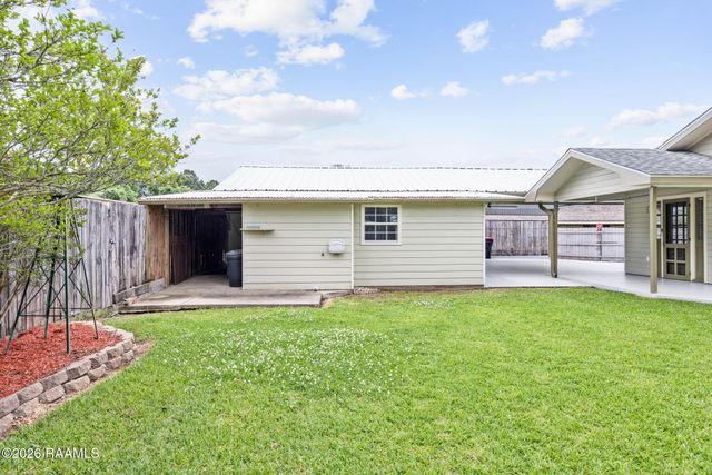 112 Saint Bernadette Drive, Lafayette, LA 70507