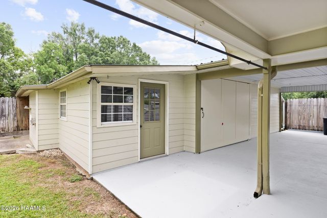 112 Saint Bernadette Drive, Lafayette, LA 70507