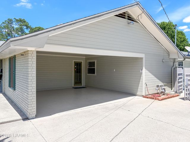 112 Saint Bernadette Drive, Lafayette, LA 70507