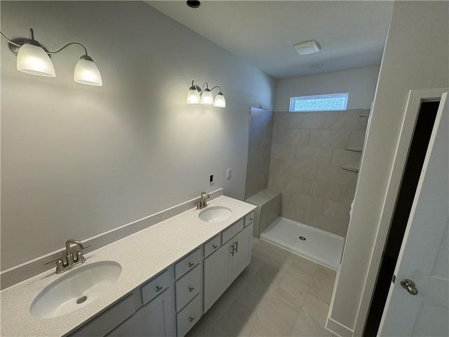 20762 W 188th Terrace, Spring Hill, KS 66083