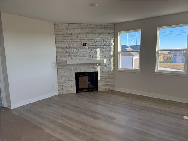 20762 W 188th Terrace, Spring Hill, KS 66083