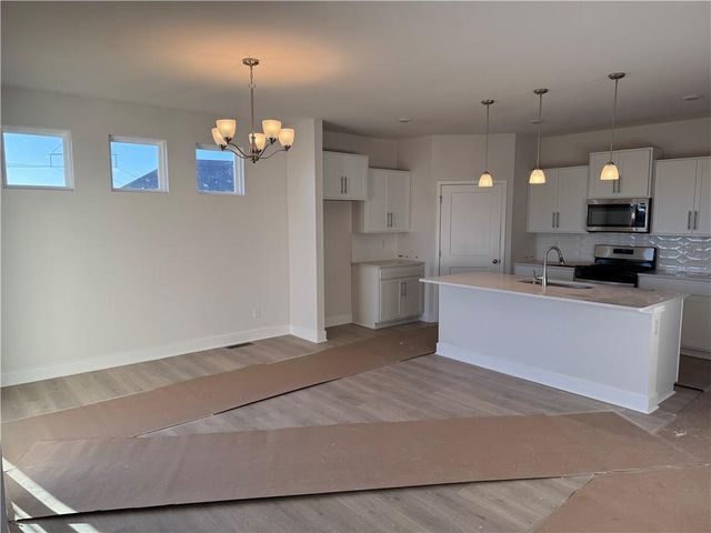 20762 W 188th Terrace, Spring Hill, KS 66083