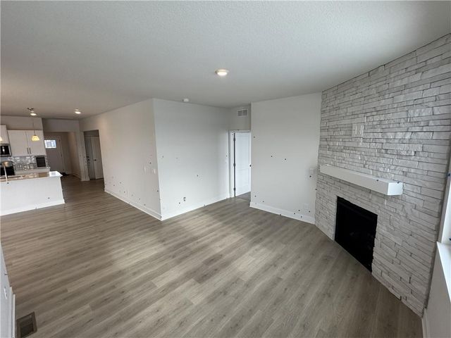 20762 W 188th Terrace, Spring Hill, KS 66083