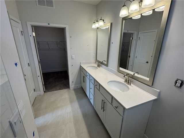 20762 W 188th Terrace, Spring Hill, KS 66083