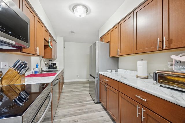 2650 BROOKWOOD Way 108, Rolling Meadows, IL 60008