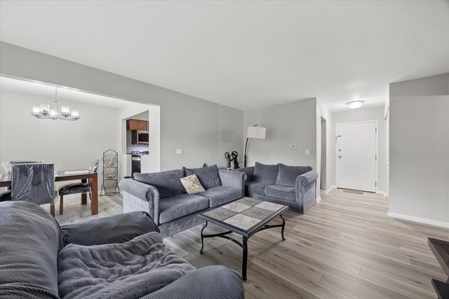 2650 BROOKWOOD Way 108, Rolling Meadows, IL 60008