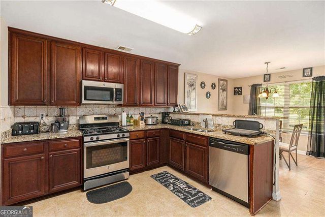 1200 Pendley Point, Hampton, GA 30228