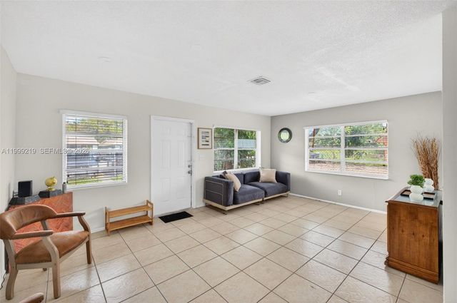 1619-1621 NW 8th Ave, Fort Lauderdale, FL 33311