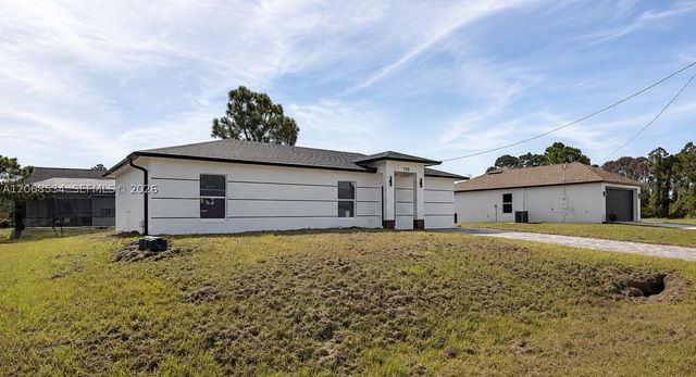 729 Anaconda Ave S, Lehigh Acres, FL 33974