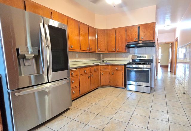 3337 N Springfield Avenue 1, Chicago, IL 60618