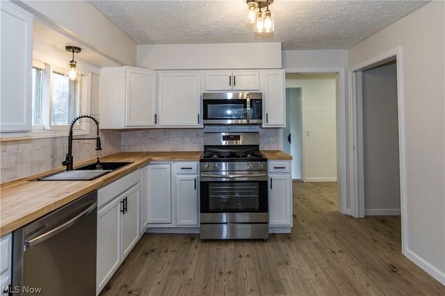 1463 4th Street, Lakemore, OH 44250