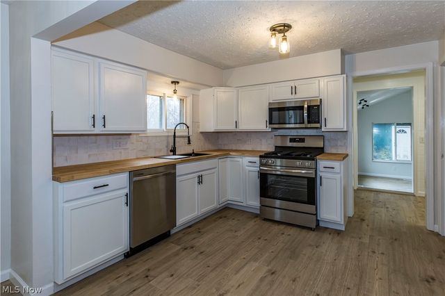 1463 4th Street, Lakemore, OH 44250