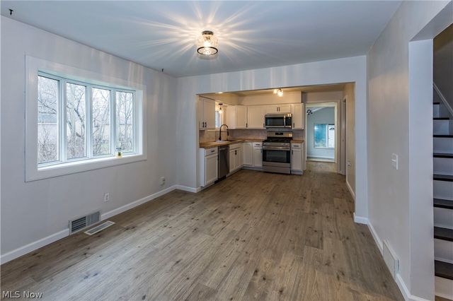 1463 4th Street, Lakemore, OH 44250