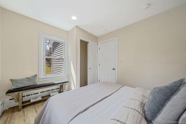 18 Cove Drive, Sound Beach, NY 11789