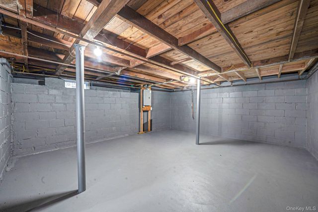 18 Cove Drive, Sound Beach, NY 11789