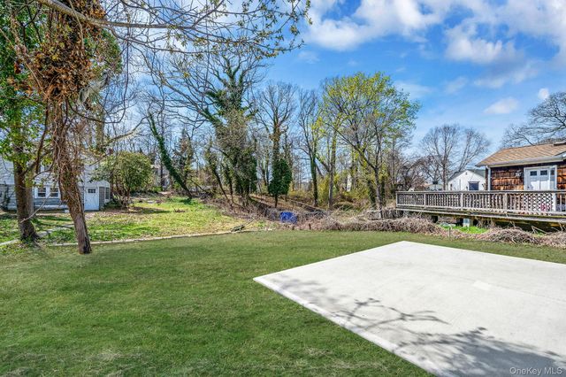 18 Cove Drive, Sound Beach, NY 11789