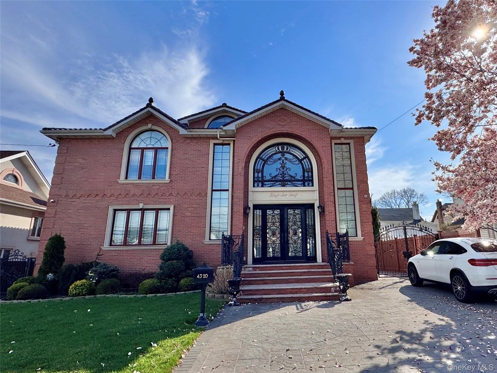 4320 Glenwood Street, Little Neck, NY 11363