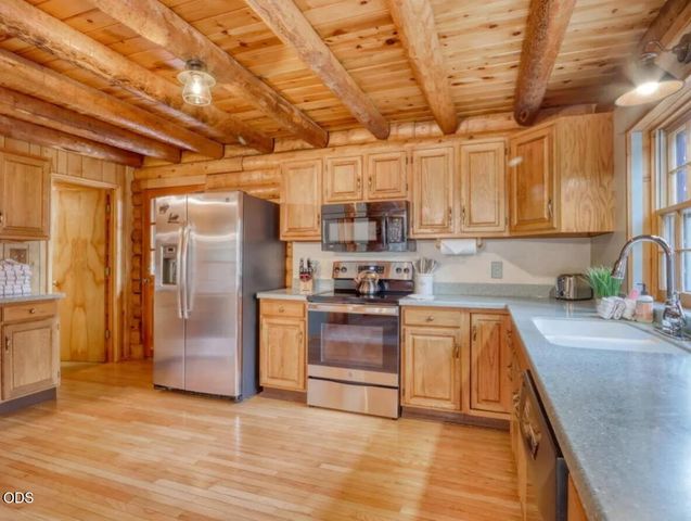 14887 S Sugar Pine Way, La Pine, OR 97739