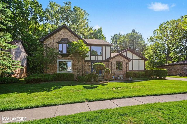 47744 Westlake Drive, Shelby Twp, MI 48315