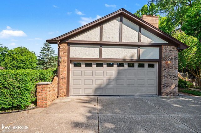 47744 Westlake Drive, Shelby Twp, MI 48315