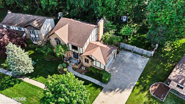 47744 Westlake Drive, Shelby Twp, MI 48315