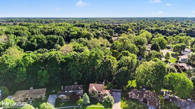 47744 Westlake Drive, Shelby Twp, MI 48315