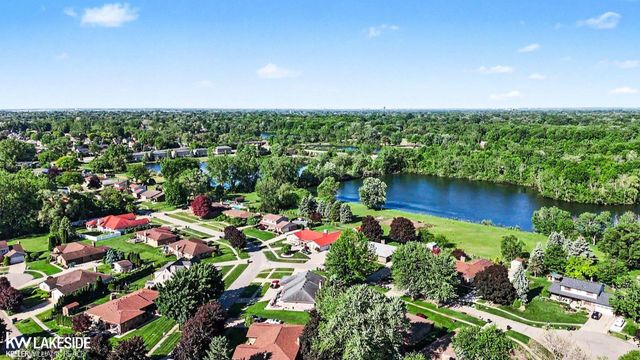 47744 Westlake Drive, Shelby Twp, MI 48315