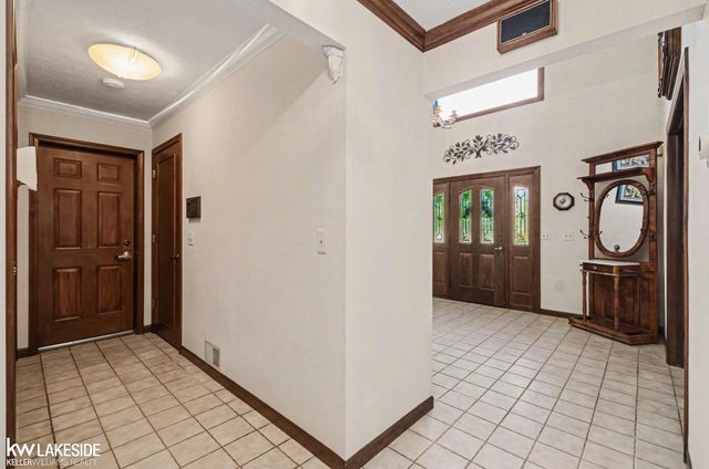 47744 Westlake Drive, Shelby Twp, MI 48315
