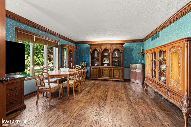 47744 Westlake Drive, Shelby Twp, MI 48315