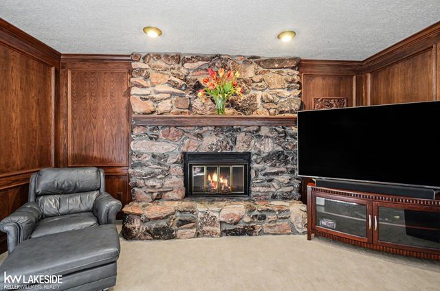 47744 Westlake Drive, Shelby Twp, MI 48315