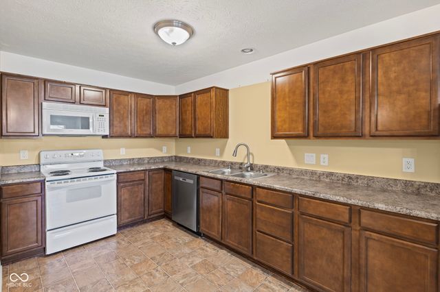 6520 Emerald Ridge Court, Indianapolis, IN 46221