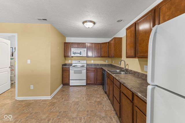 6520 Emerald Ridge Court, Indianapolis, IN 46221