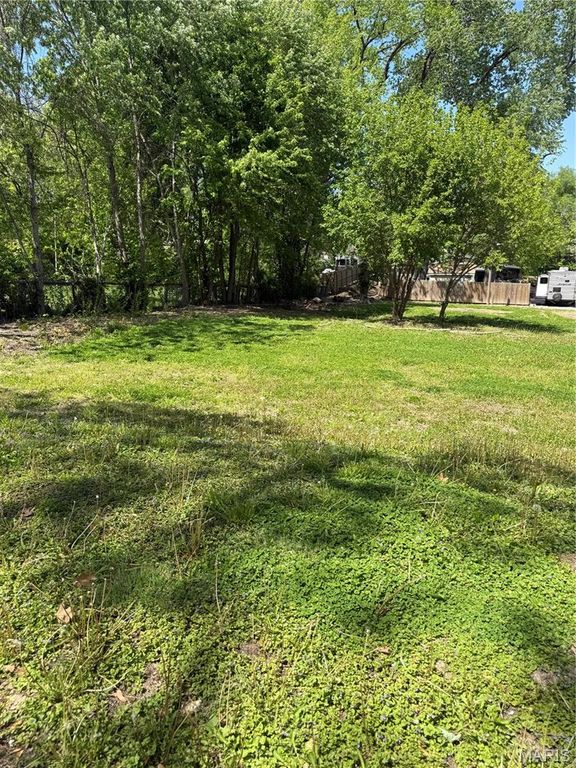 Image 1 of property listing at 1441 8th Street, Cottage Hills, IL 62018