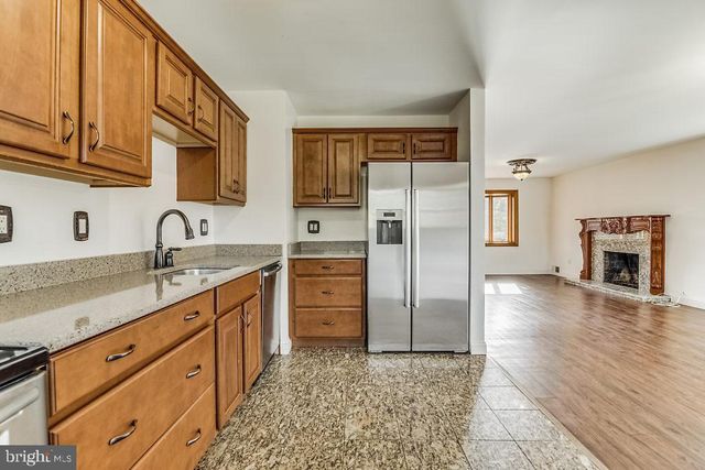 6306 YELLOWSTONE DR, Alexandria, VA 22312