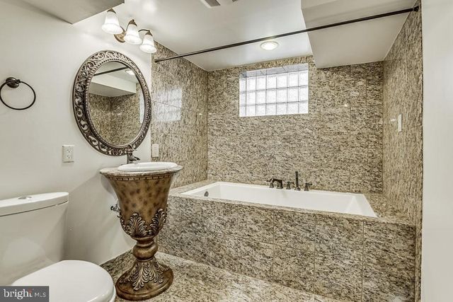 6306 YELLOWSTONE DR, Alexandria, VA 22312