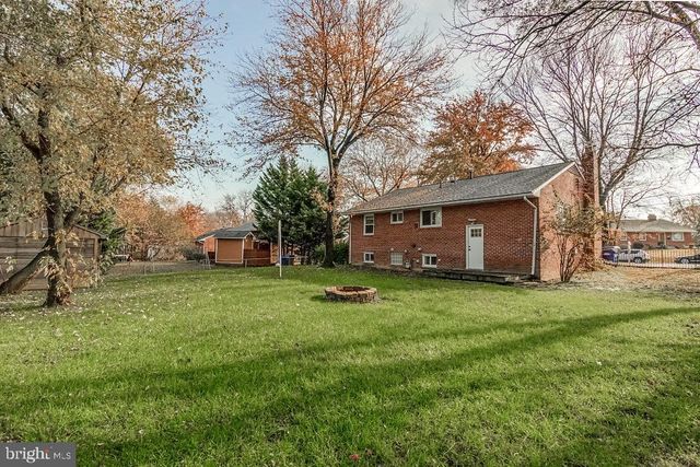 6306 YELLOWSTONE DR, Alexandria, VA 22312