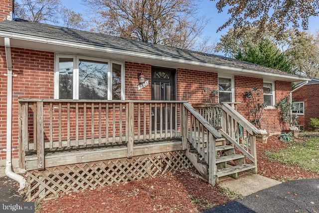 6306 YELLOWSTONE DR, Alexandria, VA 22312