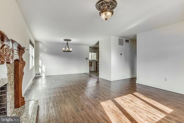 6306 YELLOWSTONE DR, Alexandria, VA 22312