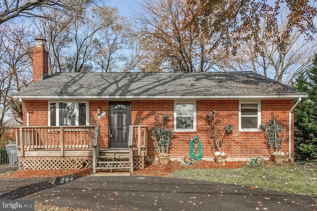 6306 YELLOWSTONE DR, Alexandria, VA 22312