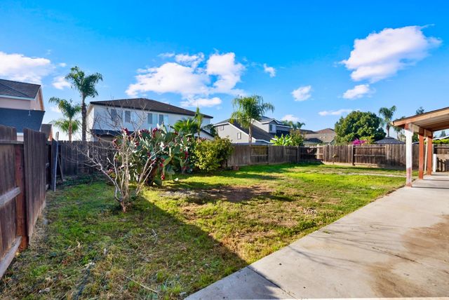 3258 Lemmons St, Riverbank, CA 95367