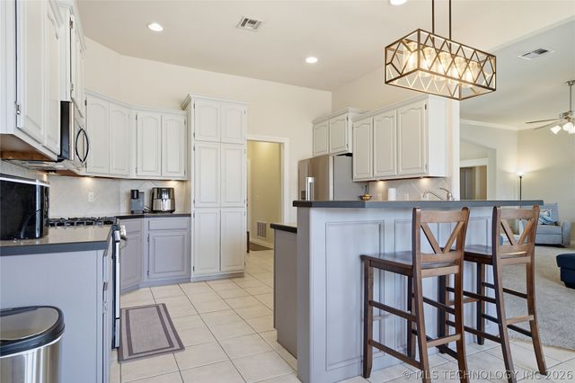 21621 E 105th Street S, Broken Arrow, OK 74014