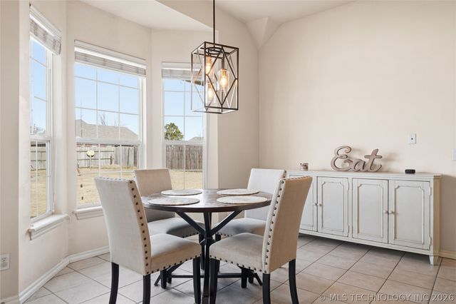 21621 E 105th Street S, Broken Arrow, OK 74014