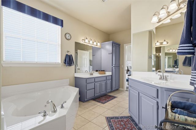 21621 E 105th Street S, Broken Arrow, OK 74014