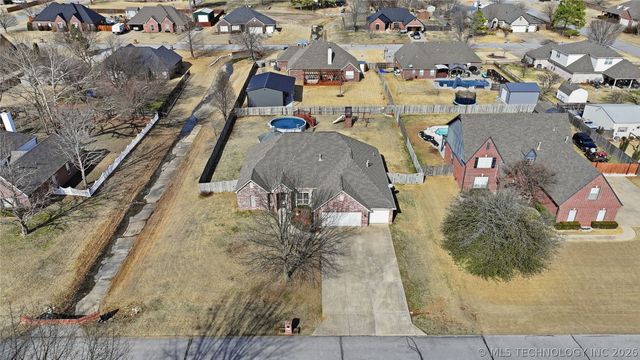 21621 E 105th Street S, Broken Arrow, OK 74014