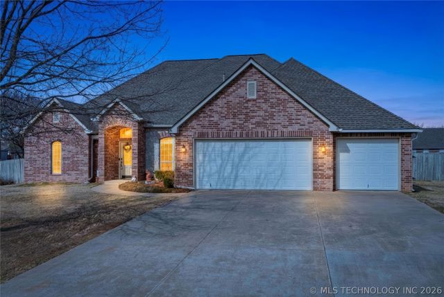 21621 E 105th Street S, Broken Arrow, OK 74014