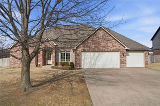 21621 E 105th Street S, Broken Arrow, OK 74014