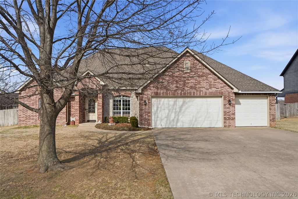 21621 E 105th Street S, Broken Arrow, OK 74014