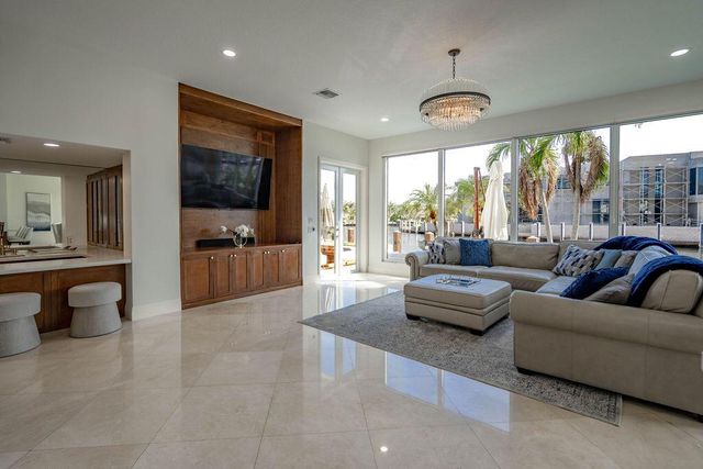 2530 NE 31ST Court, Lighthouse Point, FL 33064